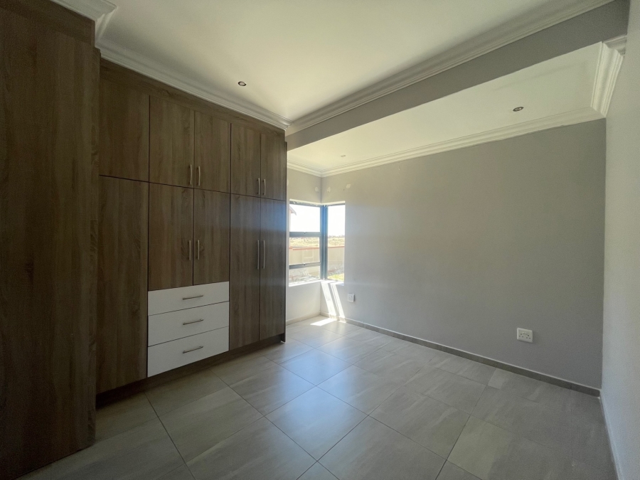 5 Bedroom Property for Sale in Wild Olive Estate Free State